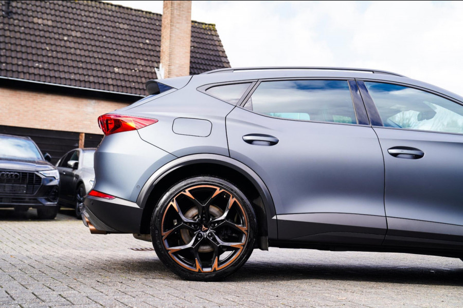 CUPRA Formentor 2.5 VZ5 | Carbon | Kuipstoelen | Leder/alcantara | LED | Adaptieve Cruise | Dynamisch onderstel | Bronze stiksels