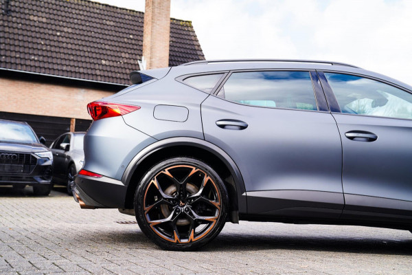 CUPRA Formentor 2.5 VZ5 | Carbon | Kuipstoelen | Leder/alcantara | LED | Adaptieve Cruise | Dynamisch onderstel | Bronze stiksels