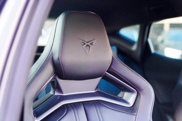 CUPRA Formentor 2.5 VZ5 | Carbon | Kuipstoelen | Leder/alcantara | LED | Adaptieve Cruise | Dynamisch onderstel | Bronze stiksels