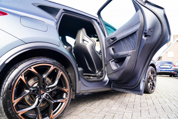 CUPRA Formentor 2.5 VZ5 | Carbon | Kuipstoelen | Leder/alcantara | LED | Adaptieve Cruise | Dynamisch onderstel | Bronze stiksels