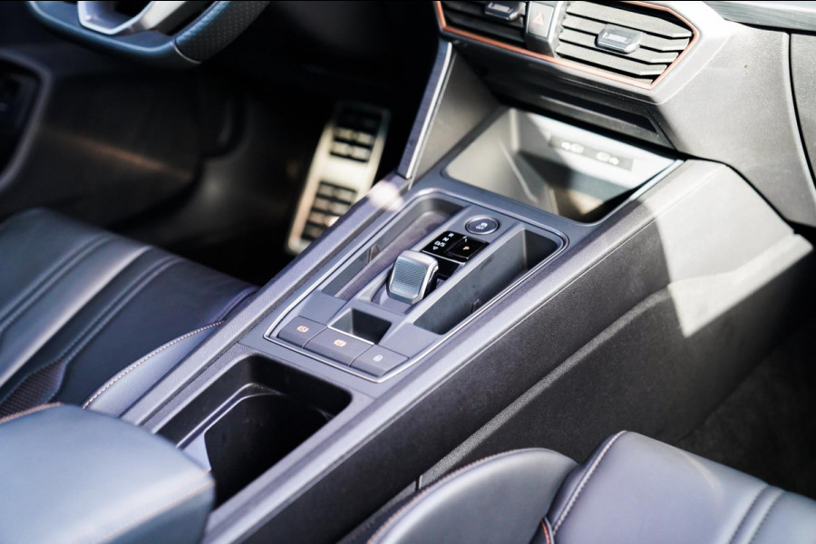 CUPRA Formentor 2.5 VZ5 | Carbon | Kuipstoelen | Leder/alcantara | LED | Adaptieve Cruise | Dynamisch onderstel | Bronze stiksels