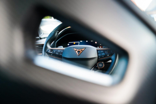 CUPRA Formentor 2.5 VZ5 | Carbon | Kuipstoelen | Leder/alcantara | LED | Adaptieve Cruise | Dynamisch onderstel | Bronze stiksels