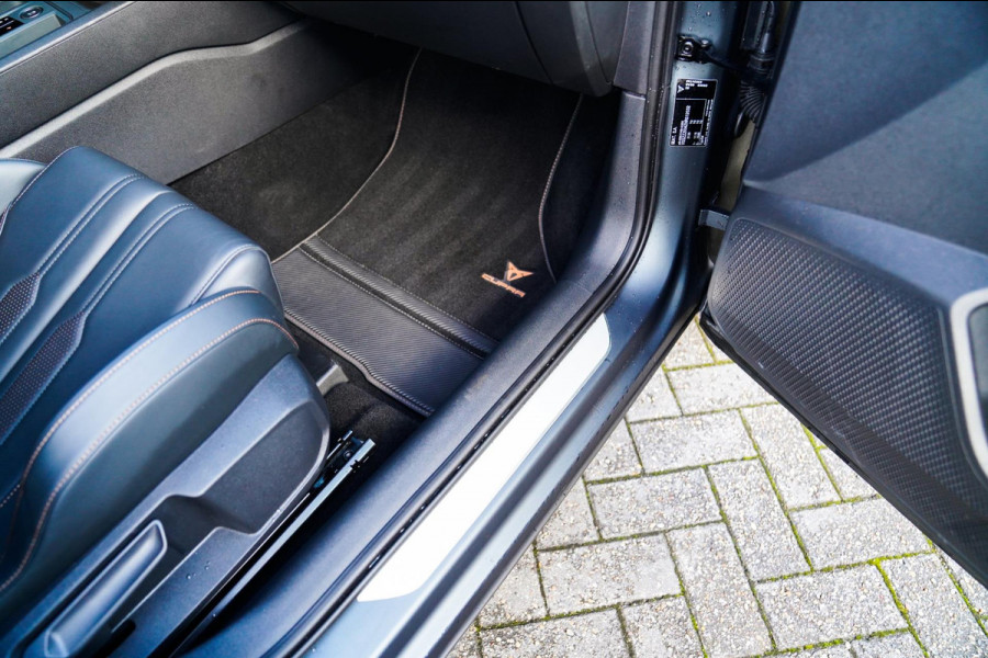 CUPRA Formentor 2.5 VZ5 | Carbon | Kuipstoelen | Leder/alcantara | LED | Adaptieve Cruise | Dynamisch onderstel | Bronze stiksels