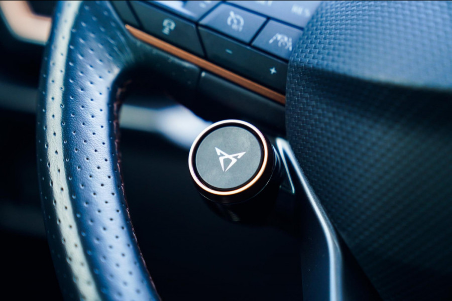 CUPRA Formentor 2.5 VZ5 | Carbon | Kuipstoelen | Leder/alcantara | LED | Adaptieve Cruise | Dynamisch onderstel | Bronze stiksels