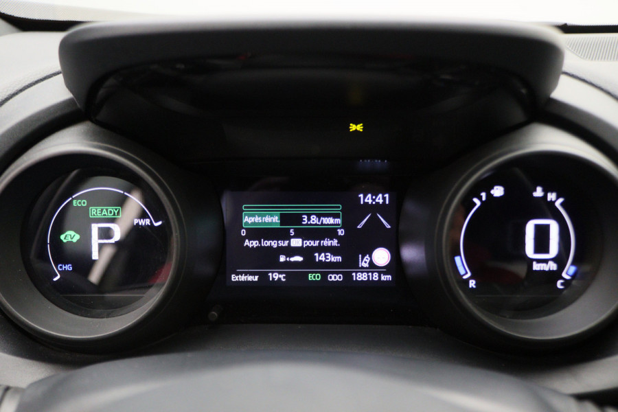 Toyota Yaris Cross 1.5 Hybrid Business Plus AWD Camera, ACC, Apple Carplay, Keyless, Lane Assist, DAB, 17"
