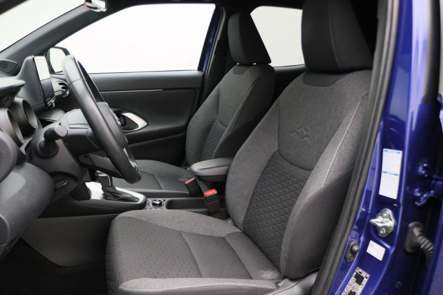 Toyota Yaris Cross 1.5 Hybrid Business Plus AWD Camera, ACC, Apple Carplay, Keyless, Lane Assist, DAB, 17"