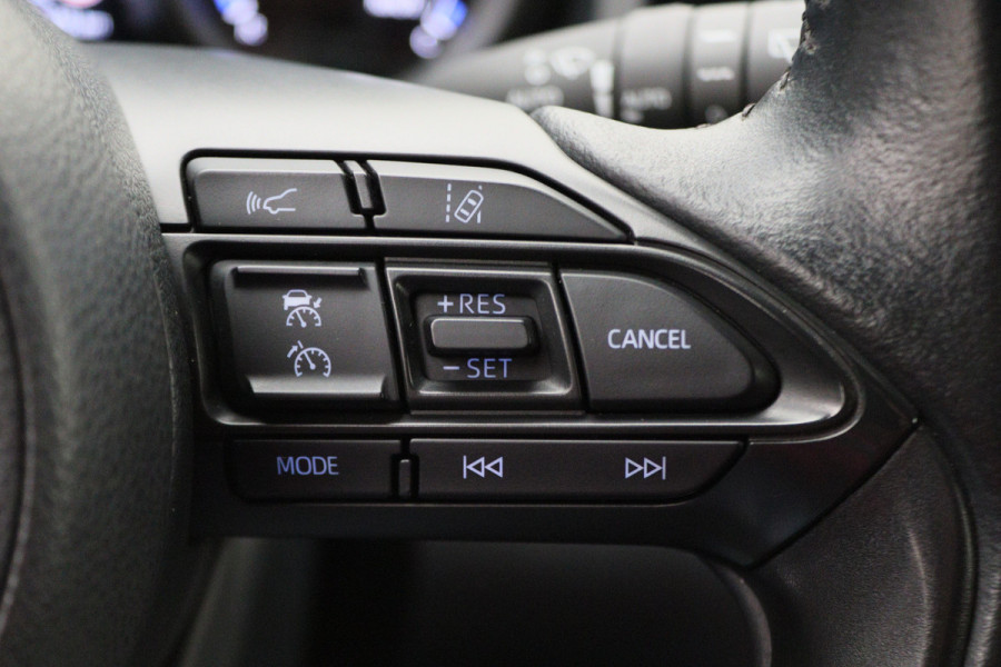 Toyota Yaris Cross 1.5 Hybrid Business Plus AWD Camera, ACC, Apple Carplay, Keyless, Lane Assist, DAB, 17"