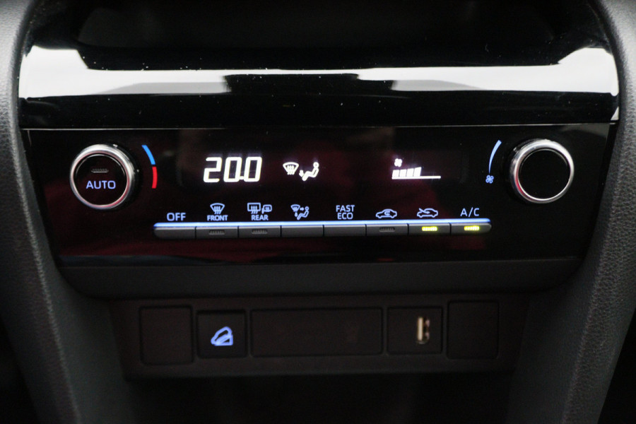 Toyota Yaris Cross 1.5 Hybrid Business Plus AWD Camera, ACC, Apple Carplay, Keyless, Lane Assist, DAB, 17"