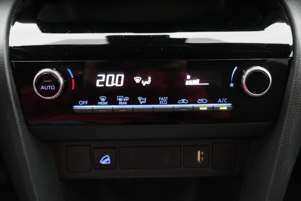 Toyota Yaris Cross 1.5 Hybrid Business Plus AWD Camera, ACC, Apple Carplay, Keyless, Lane Assist, DAB, 17"