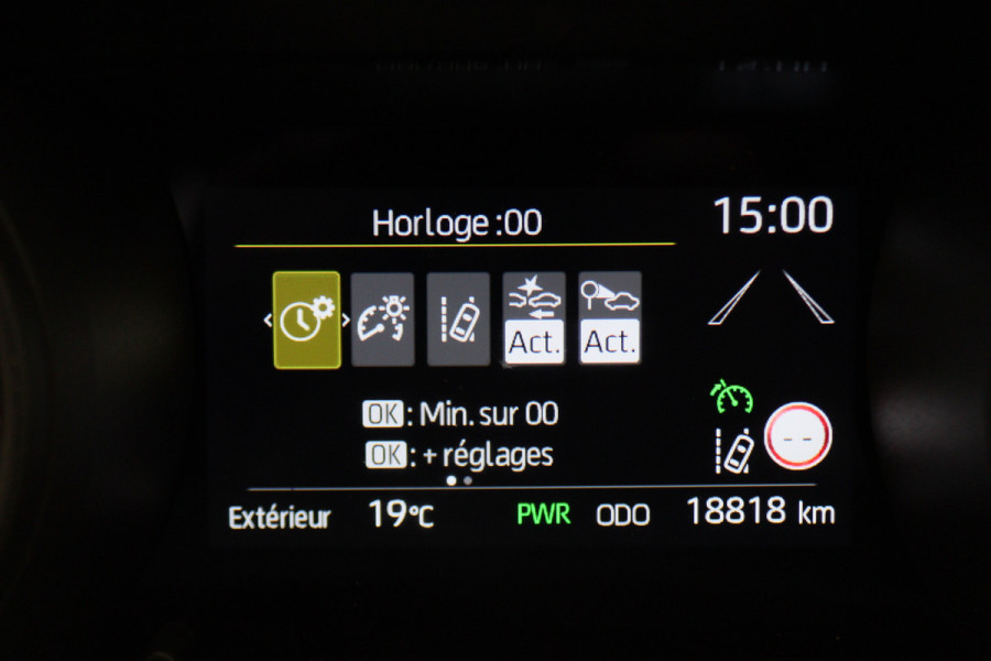 Toyota Yaris Cross 1.5 Hybrid Business Plus AWD Camera, ACC, Apple Carplay, Keyless, Lane Assist, DAB, 17"