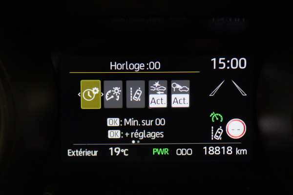 Toyota Yaris Cross 1.5 Hybrid Business Plus AWD Camera, ACC, Apple Carplay, Keyless, Lane Assist, DAB, 17"