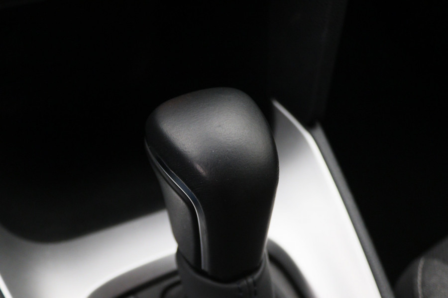 Toyota Yaris Cross 1.5 Hybrid Business Plus AWD Camera, ACC, Apple Carplay, Keyless, Lane Assist, DAB, 17"