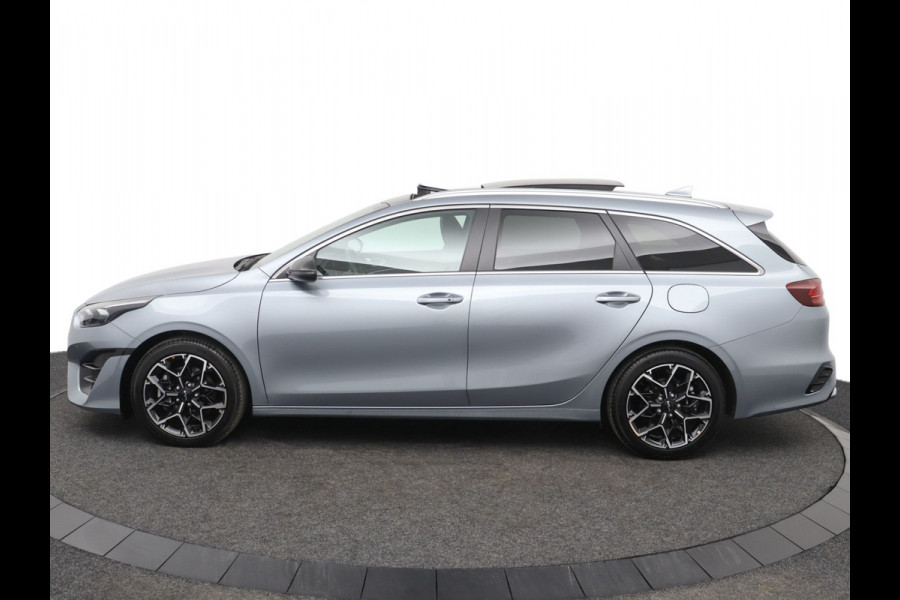 Kia Ceed Sportswagon 1.5 T-GDi GT-Line Automaat - Adaptive Cruise - Navigatie - Stoel/Stuurverwarming - Schuif/-kanteldak - Apple Carplay/Android Auto - Fabrieksgarantie 04-2031 Kia Ceed Sportswagon 1.5 T-GDi GT-Line Automaat - Adaptive Cruise - Navigatie - Stoel/Stuurverwarming - Schuif/-kanteldak - Apple Carplay/Android Auto - Fabrieksgarantie 04-2031