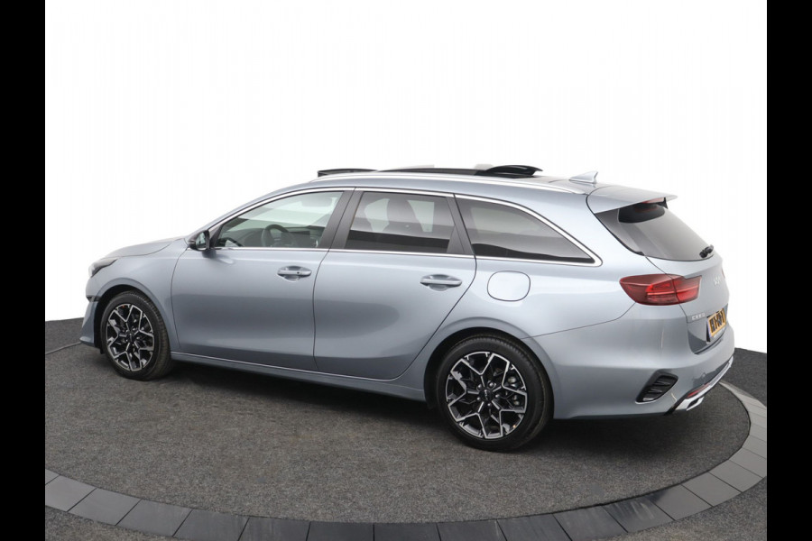 Kia Ceed Sportswagon 1.5 T-GDi GT-Line Automaat - Adaptive Cruise - Navigatie - Stoel/Stuurverwarming - Schuif/-kanteldak - Apple Carplay/Android Auto - Fabrieksgarantie 04-2031 Kia Ceed Sportswagon 1.5 T-GDi GT-Line Automaat - Adaptive Cruise - Navigatie - Stoel/Stuurverwarming - Schuif/-kanteldak - Apple Carplay/Android Auto - Fabrieksgarantie 04-2031