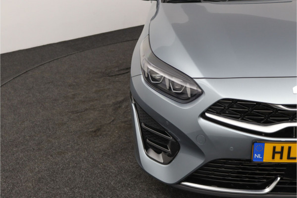 Kia Ceed Sportswagon 1.5 T-GDi GT-Line Automaat - Adaptive Cruise - Navigatie - Stoel/Stuurverwarming - Schuif/-kanteldak - Apple Carplay/Android Auto - Fabrieksgarantie 04-2031 Kia Ceed Sportswagon 1.5 T-GDi GT-Line Automaat - Adaptive Cruise - Navigatie - Stoel/Stuurverwarming - Schuif/-kanteldak - Apple Carplay/Android Auto - Fabrieksgarantie 04-2031