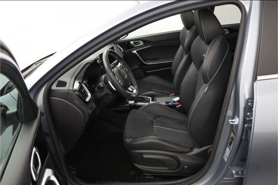 Kia Ceed Sportswagon 1.5 T-GDi GT-Line Automaat - Adaptive Cruise - Navigatie - Stoel/Stuurverwarming - Schuif/-kanteldak - Apple Carplay/Android Auto - Fabrieksgarantie 04-2031 Kia Ceed Sportswagon 1.5 T-GDi GT-Line Automaat - Adaptive Cruise - Navigatie - Stoel/Stuurverwarming - Schuif/-kanteldak - Apple Carplay/Android Auto - Fabrieksgarantie 04-2031