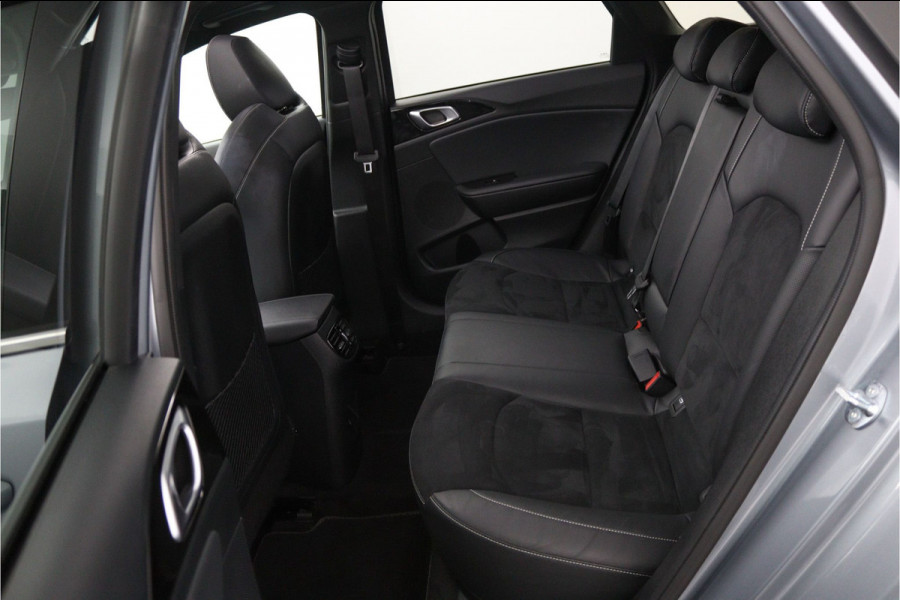 Kia Ceed Sportswagon 1.5 T-GDi GT-Line Automaat - Adaptive Cruise - Navigatie - Stoel/Stuurverwarming - Schuif/-kanteldak - Apple Carplay/Android Auto - Fabrieksgarantie 04-2031 Kia Ceed Sportswagon 1.5 T-GDi GT-Line Automaat - Adaptive Cruise - Navigatie - Stoel/Stuurverwarming - Schuif/-kanteldak - Apple Carplay/Android Auto - Fabrieksgarantie 04-2031