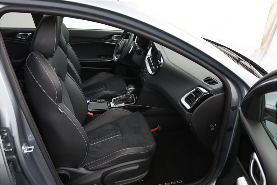 Kia Ceed Sportswagon 1.5 T-GDi GT-Line Automaat - Adaptive Cruise - Navigatie - Stoel/Stuurverwarming - Schuif/-kanteldak - Apple Carplay/Android Auto - Fabrieksgarantie 04-2031 Kia Ceed Sportswagon 1.5 T-GDi GT-Line Automaat - Adaptive Cruise - Navigatie - Stoel/Stuurverwarming - Schuif/-kanteldak - Apple Carplay/Android Auto - Fabrieksgarantie 04-2031