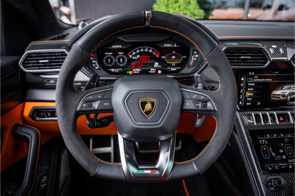 Lamborghini Urus Graphite Capsule 4.0 V8 - Dealeronderhouden | Panorama | B&O Advanced | Carbon | Alcantara