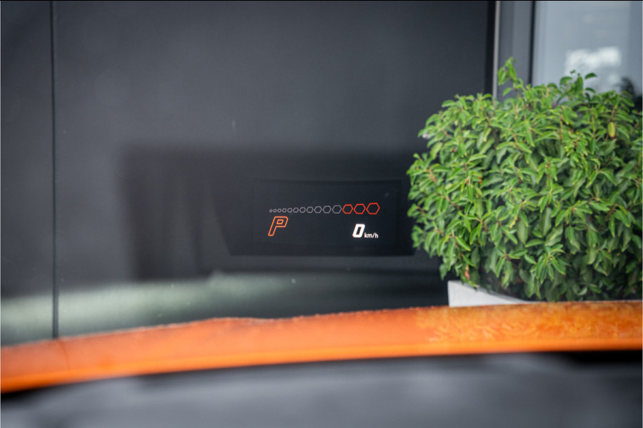 Lamborghini Urus Graphite Capsule 4.0 V8 - Dealeronderhouden | Panorama | B&O Advanced | Carbon | Alcantara