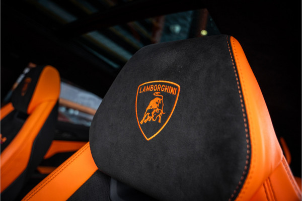 Lamborghini Urus Graphite Capsule 4.0 V8 - Dealeronderhouden | Panorama | B&O Advanced | Carbon | Alcantara