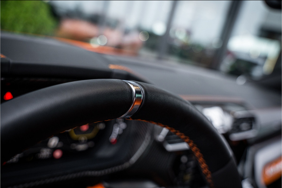 Lamborghini Urus Graphite Capsule 4.0 V8 - Dealeronderhouden | Panorama | B&O Advanced | Carbon | Alcantara