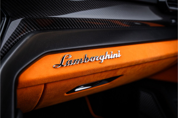 Lamborghini Urus Graphite Capsule 4.0 V8 - Dealeronderhouden | Panorama | B&O Advanced | Carbon | Alcantara