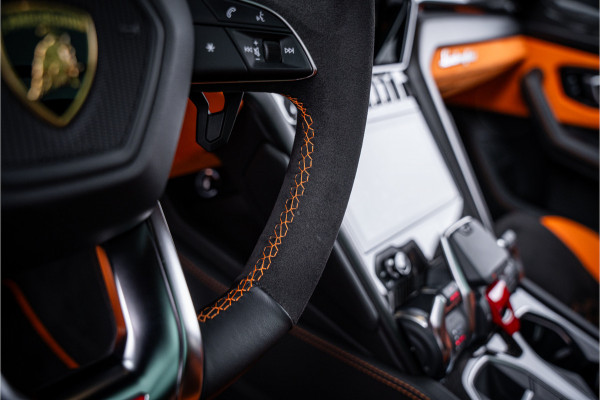 Lamborghini Urus Graphite Capsule 4.0 V8 - Dealeronderhouden | Panorama | B&O Advanced | Carbon | Alcantara