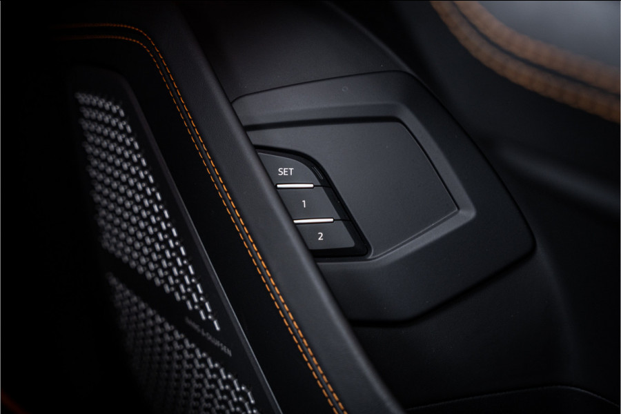 Lamborghini Urus Graphite Capsule 4.0 V8 - Dealeronderhouden | Panorama | B&O Advanced | Carbon | Alcantara