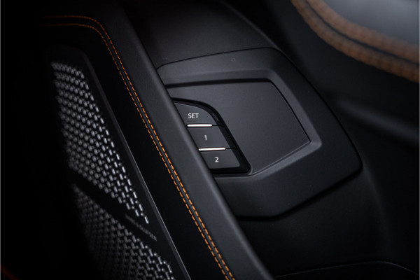 Lamborghini Urus Graphite Capsule 4.0 V8 - Dealeronderhouden | Panorama | B&O Advanced | Carbon | Alcantara