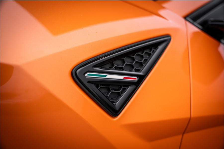 Lamborghini Urus Graphite Capsule 4.0 V8 - Dealeronderhouden | Panorama | B&O Advanced | Carbon | Alcantara