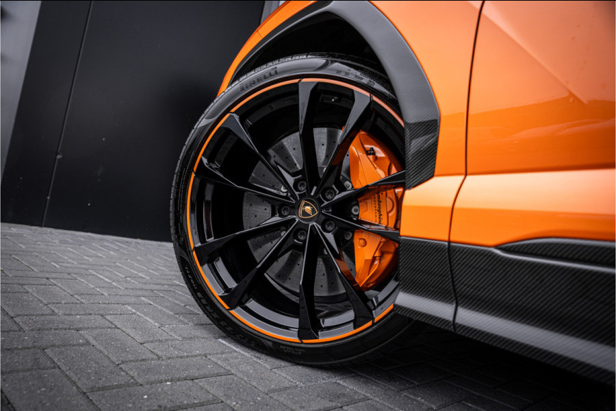 Lamborghini Urus Graphite Capsule 4.0 V8 - Dealeronderhouden | Panorama | B&O Advanced | Carbon | Alcantara
