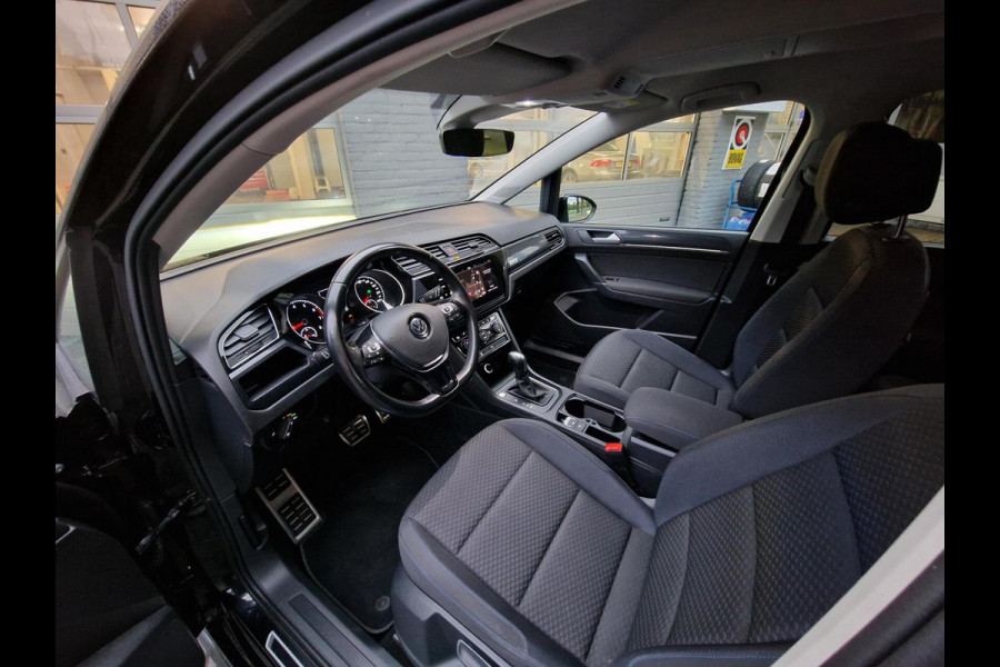 Volkswagen Touran 1.5 TSI DSG United R-line 7p|LED Matrix|7-persoons|ACC|Clima|PDC|