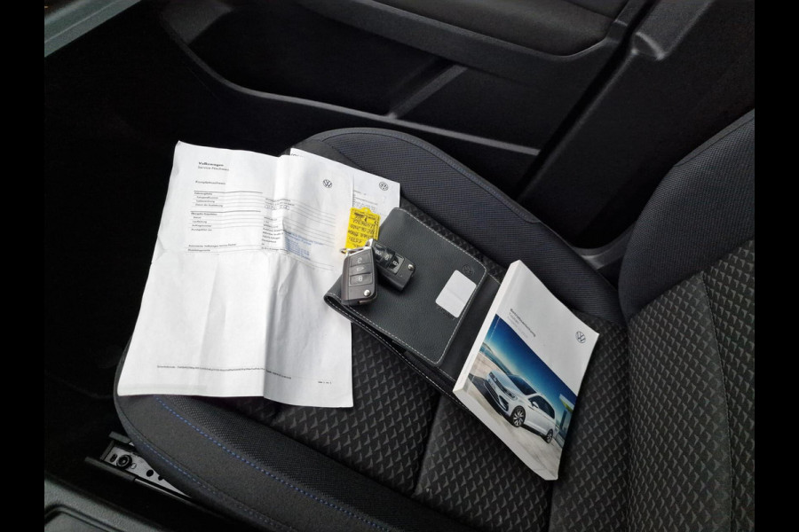 Volkswagen Touran 1.5 TSI DSG United R-line 7p|LED Matrix|7-persoons|ACC|Clima|PDC|