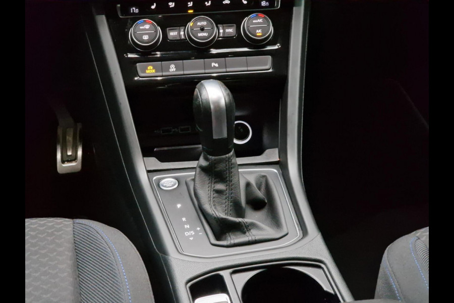 Volkswagen Touran 1.5 TSI DSG United R-line 7p|LED Matrix|7-persoons|ACC|Clima|PDC|