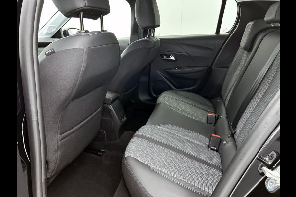 Peugeot 208 1.2 Hybrid 100PK Automaat Allure Navigatie Apple Carplay/Android Auto Airco Parkeer sensoren Cruise Control Lichtmetalen Velgen Peugeot 208 1.2 Hybrid 100PK Automaat Allure Navigatie Apple Carplay/Android Auto Airco Parkeer sensoren Cruise Control Lichtmetalen Velgen