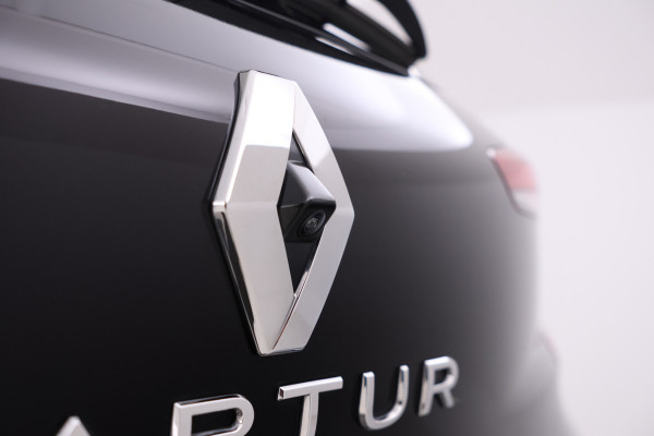 Renault Captur 1.3 TCe 155 Initiale Paris Automaat, Panorama, Volleder Renault Captur 1.3 TCe 155 Initiale Paris Automaat, Panorama, Volleder