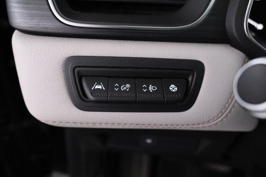 Renault Captur 1.3 TCe 155 Initiale Paris Automaat, Panorama, Volleder Renault Captur 1.3 TCe 155 Initiale Paris Automaat, Panorama, Volleder