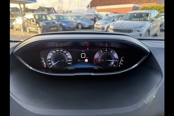 Peugeot 5008 1.2 PureTech | 130 PK | Blue Lease Executive | Navigatie | Climate Control | Trekhaak | Peugeot 5008 1.2 PureTech | 130 PK | Blue Lease Executive | Navigatie | Climate Control | Trekhaak |