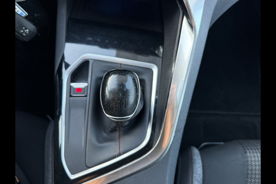 Peugeot 5008 1.2 PureTech | 130 PK | Blue Lease Executive | Navigatie | Climate Control | Trekhaak | Peugeot 5008 1.2 PureTech | 130 PK | Blue Lease Executive | Navigatie | Climate Control | Trekhaak |