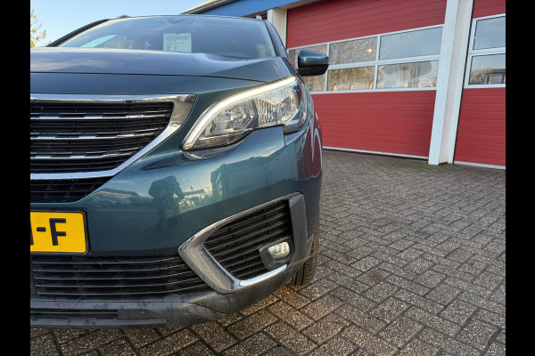 Peugeot 5008 1.2 PureTech | 130 PK | Blue Lease Executive | Navigatie | Climate Control | Trekhaak | Peugeot 5008 1.2 PureTech | 130 PK | Blue Lease Executive | Navigatie | Climate Control | Trekhaak |