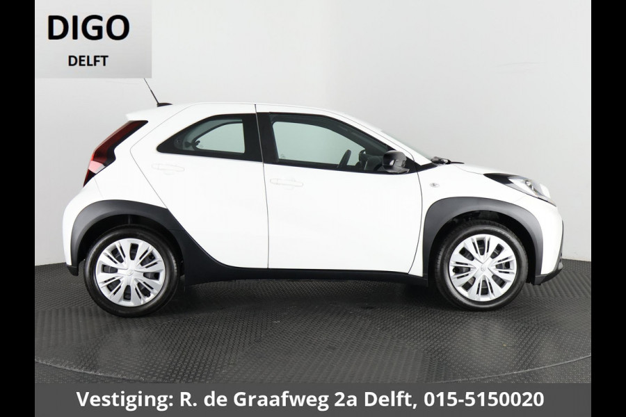 Toyota Aygo X 1.0 VVT-i MT Play | Apple Carplay & Android Auto | Adaptive Cruise Control | Cruise control Toyota Aygo X 1.0 VVT-i MT Play | Apple Carplay & Android Auto | Adaptive Cruise Control | Cruise control