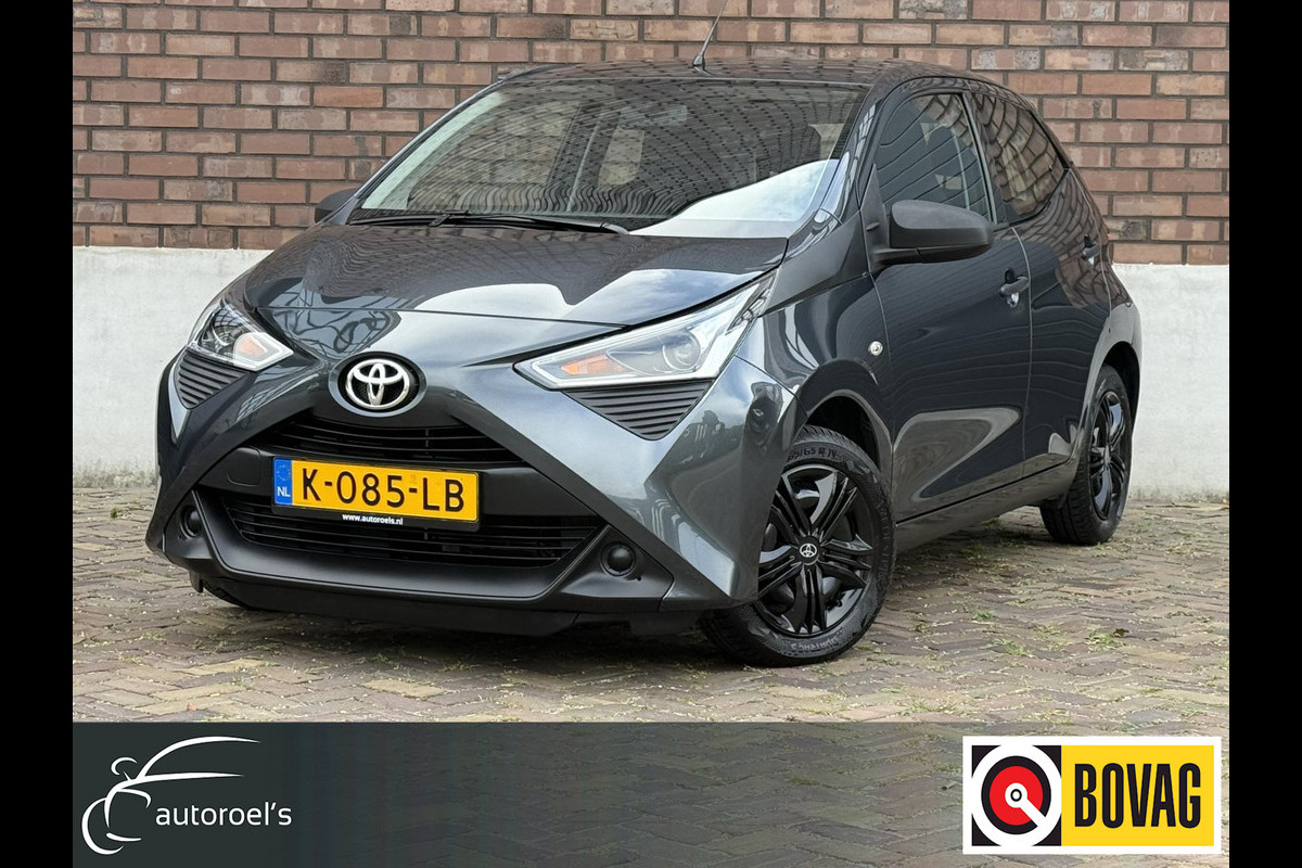 Toyota Aygo 1.0 VVT-i x-fun / 1e Eigenaar / ALL-Season banden / Airco + Elek-Pakket / BlueTooth / NED-AYGO Toyota Aygo 1.0 VVT-i x-fun / 1e Eigenaar / ALL-Season banden / Airco + Elek-Pakket / BlueTooth / NED-AYGO