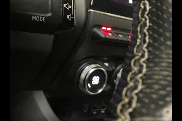Renault Arkana 1.6 E-Tech hybrid 145 Engineered Incl.BTW PANO NAVI LEER CARPLAY CAMERA BOMVOL!