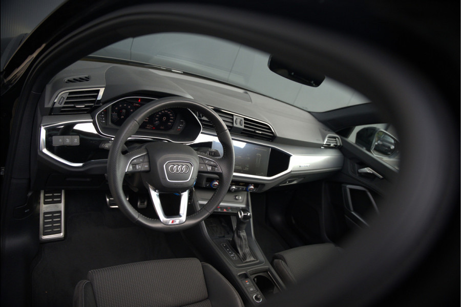Audi Q3 40 TFSI quattro S Line Pro Line S | 190 PK | Panoramadak | Matrix Led | Stoelverwarming | Leer | Dodehoekdetectie | Automaat | BTW | Black Edition | Cruise Control | Virtual | Navigatie | Dealer Onderhouden | Audi Q3 40 TFSI quattro S Line Pro Line S | 190 PK | Panoramadak | Matrix Led | Stoelverwarming | Leer | Dodehoekdetectie | Automaat | BTW | Black Edition | Cruise Control | Virtual | Navigatie | Dealer Onderhouden |
