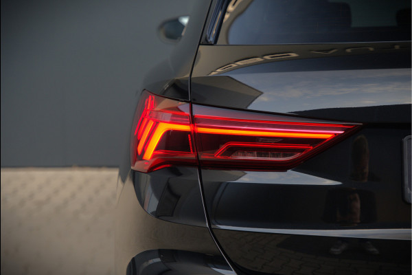 Audi Q3 40 TFSI quattro S Line Pro Line S | 190 PK | Panoramadak | Matrix Led | Stoelverwarming | Leer | Dodehoekdetectie | Automaat | BTW | Black Edition | Cruise Control | Virtual | Navigatie | Dealer Onderhouden | Audi Q3 40 TFSI quattro S Line Pro Line S | 190 PK | Panoramadak | Matrix Led | Stoelverwarming | Leer | Dodehoekdetectie | Automaat | BTW | Black Edition | Cruise Control | Virtual | Navigatie | Dealer Onderhouden |