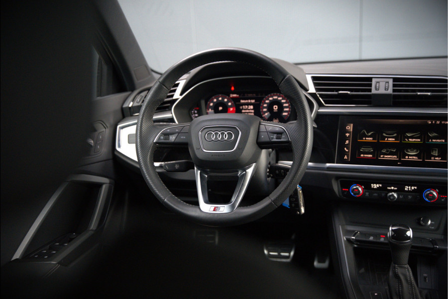 Audi Q3 40 TFSI quattro S Line Pro Line S | 190 PK | Panoramadak | Matrix Led | Stoelverwarming | Leer | Dodehoekdetectie | Automaat | BTW | Black Edition | Cruise Control | Virtual | Navigatie | Dealer Onderhouden | Audi Q3 40 TFSI quattro S Line Pro Line S | 190 PK | Panoramadak | Matrix Led | Stoelverwarming | Leer | Dodehoekdetectie | Automaat | BTW | Black Edition | Cruise Control | Virtual | Navigatie | Dealer Onderhouden |