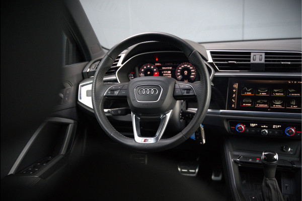 Audi Q3 40 TFSI quattro S Line Pro Line S | 190 PK | Panoramadak | Matrix Led | Stoelverwarming | Leer | Dodehoekdetectie | Automaat | BTW | Black Edition | Cruise Control | Virtual | Navigatie | Dealer Onderhouden | Audi Q3 40 TFSI quattro S Line Pro Line S | 190 PK | Panoramadak | Matrix Led | Stoelverwarming | Leer | Dodehoekdetectie | Automaat | BTW | Black Edition | Cruise Control | Virtual | Navigatie | Dealer Onderhouden |