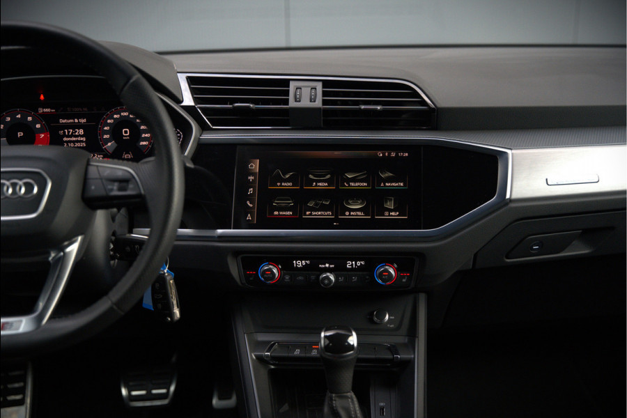 Audi Q3 40 TFSI quattro S Line Pro Line S | 190 PK | Panoramadak | Matrix Led | Stoelverwarming | Leer | Dodehoekdetectie | Automaat | BTW | Black Edition | Cruise Control | Virtual | Navigatie | Dealer Onderhouden | Audi Q3 40 TFSI quattro S Line Pro Line S | 190 PK | Panoramadak | Matrix Led | Stoelverwarming | Leer | Dodehoekdetectie | Automaat | BTW | Black Edition | Cruise Control | Virtual | Navigatie | Dealer Onderhouden |