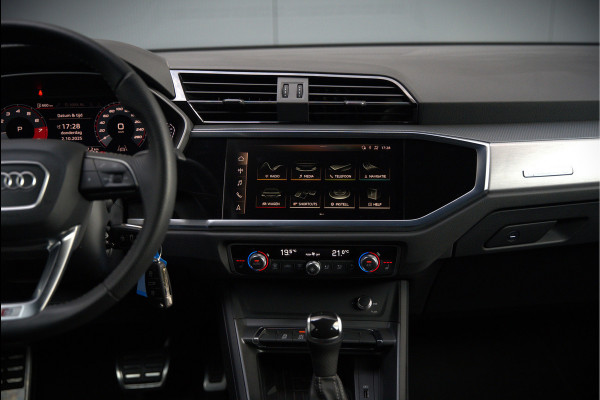 Audi Q3 40 TFSI quattro S Line Pro Line S | 190 PK | Panoramadak | Matrix Led | Stoelverwarming | Leer | Dodehoekdetectie | Automaat | BTW | Black Edition | Cruise Control | Virtual | Navigatie | Dealer Onderhouden | Audi Q3 40 TFSI quattro S Line Pro Line S | 190 PK | Panoramadak | Matrix Led | Stoelverwarming | Leer | Dodehoekdetectie | Automaat | BTW | Black Edition | Cruise Control | Virtual | Navigatie | Dealer Onderhouden |